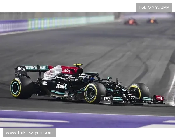 F1赛车手的时尚品味：汉密尔顿的Gucci，博塔斯的极简，携手f1世界冠军汉密尔顿